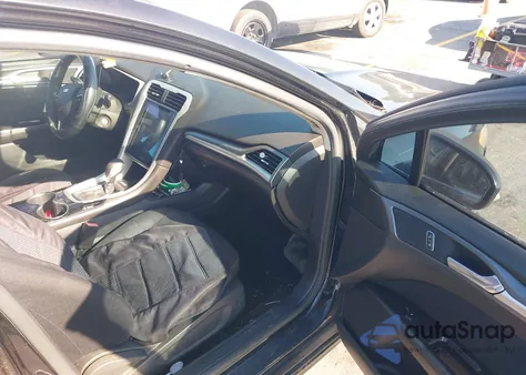 2014 Ford Fusion Se z USA, uszkodzony, nr VIN 1FA6P0H74E5359102